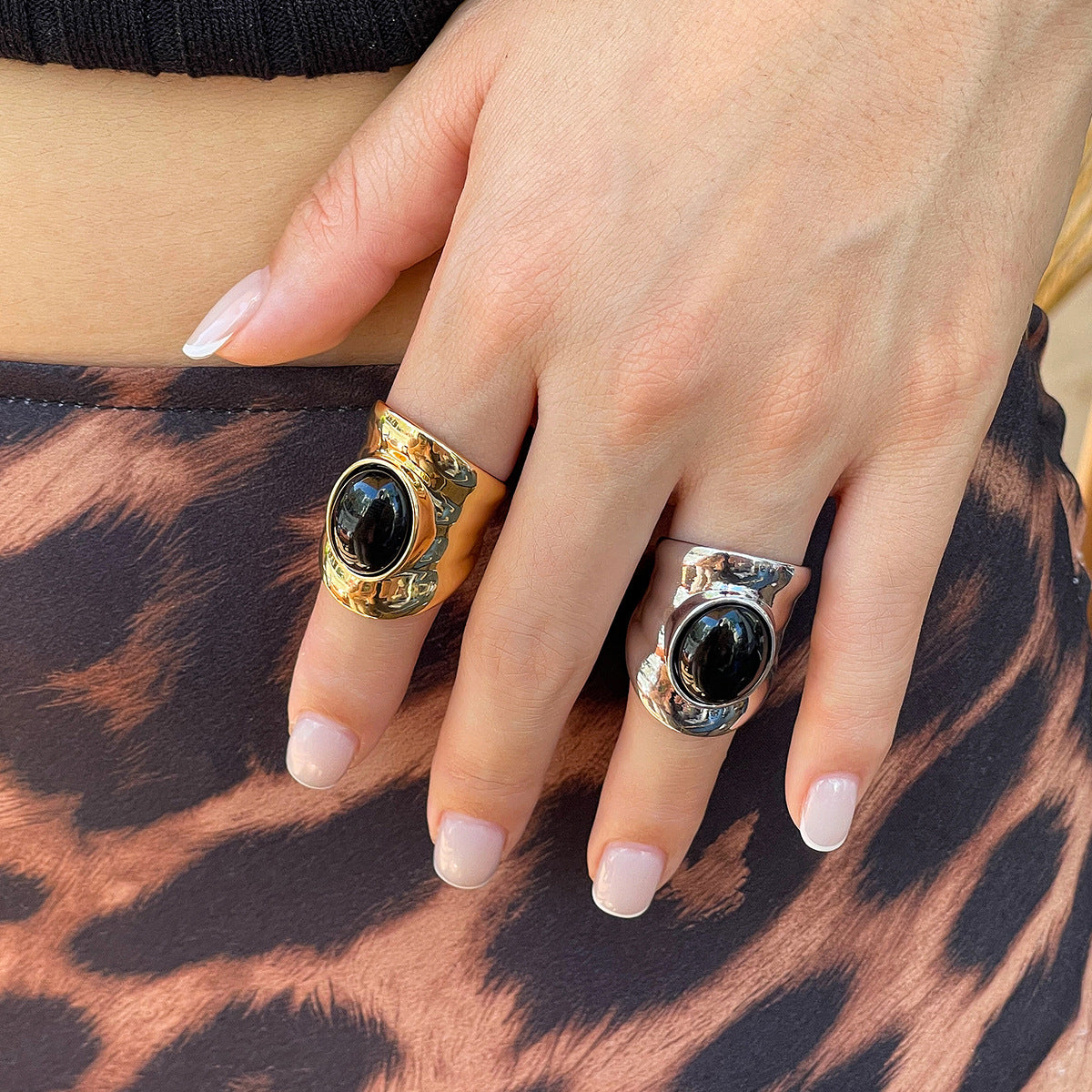 Geometric Niche French Lotus Leaf Width Rings