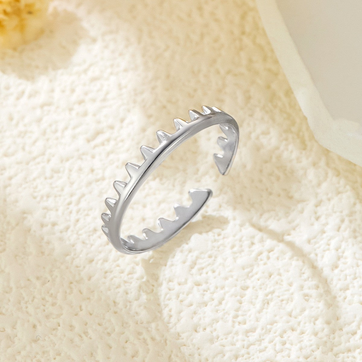 Stainless Steel Irregular Line Love Heart-shaped High-grade Ring