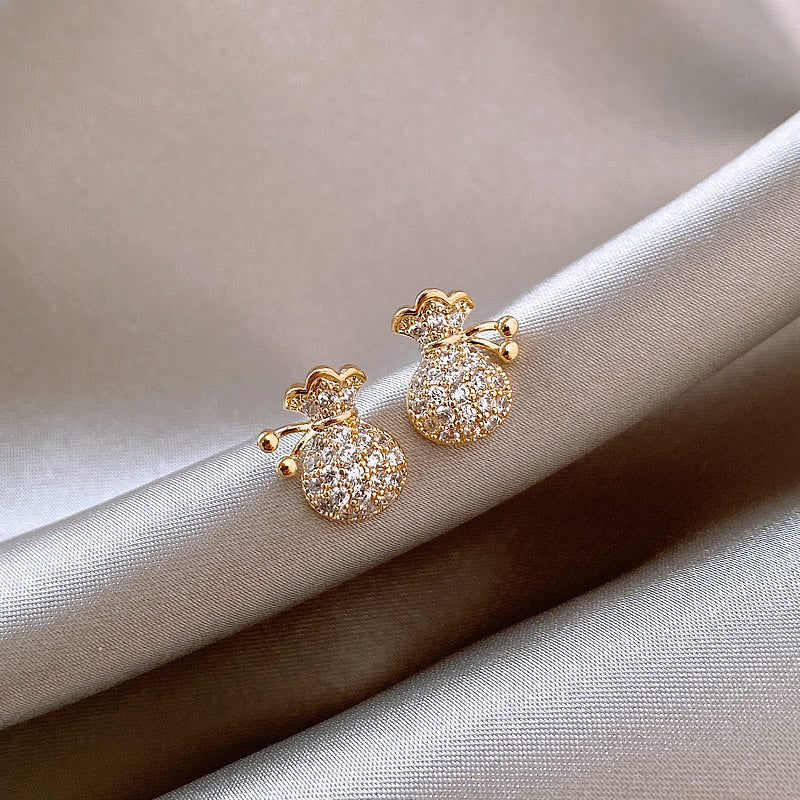 Women's Sier Needle Money Bag Small Ear Exquisite Unique Minority Design Stud Earrings