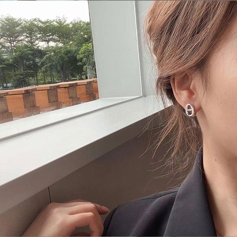 Style Geometric Nose Hollow Female Retro Ear Buckle