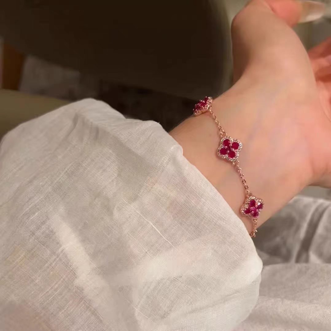 Red Pork Belly Clover Full Diamond Special Interest Light Luxury Bracelet