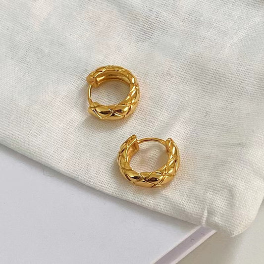 Metal Diamond Wave Clasp Retro Affordable Luxury Earrings