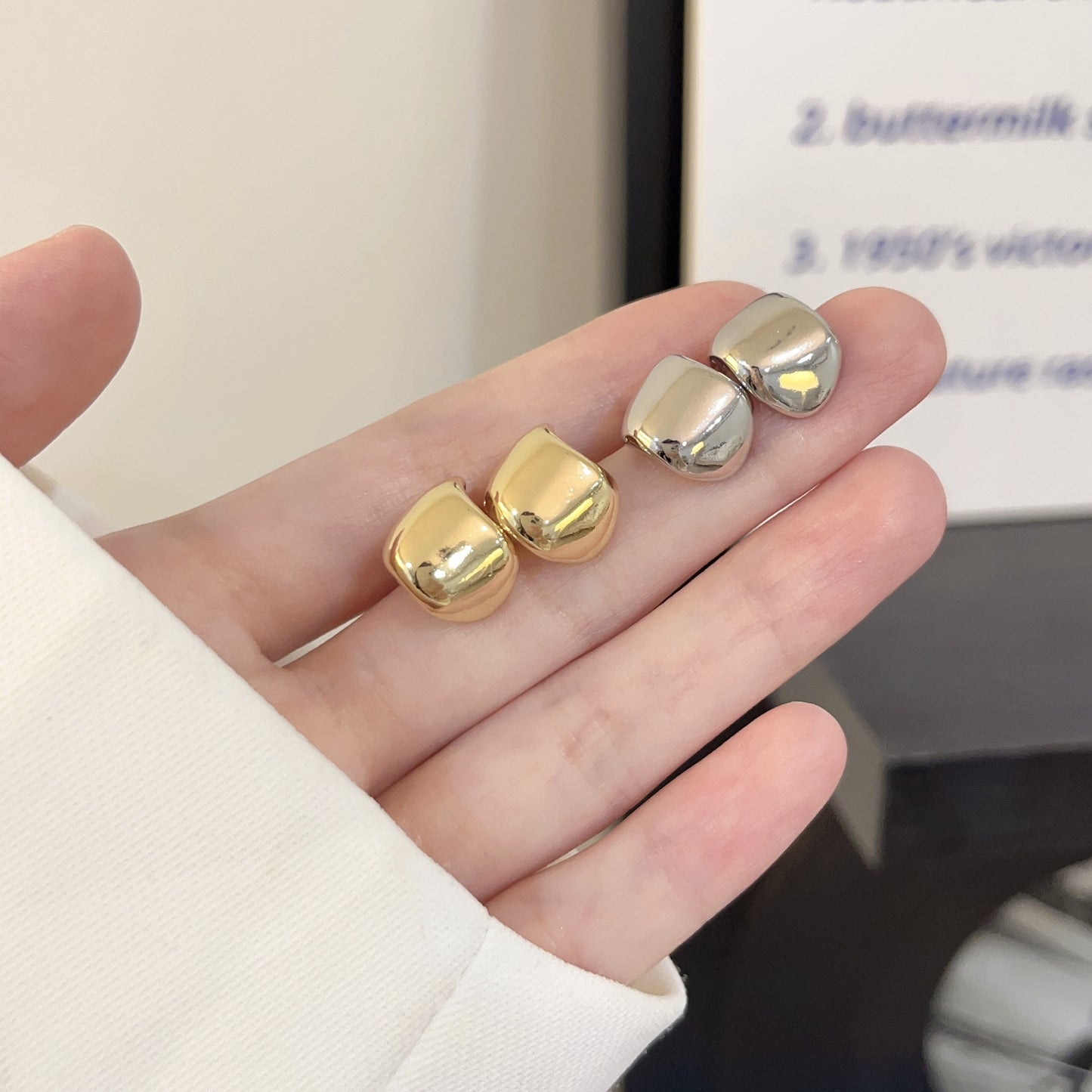 Women's Simple Irregular Metal For Retro Style Stud Earrings