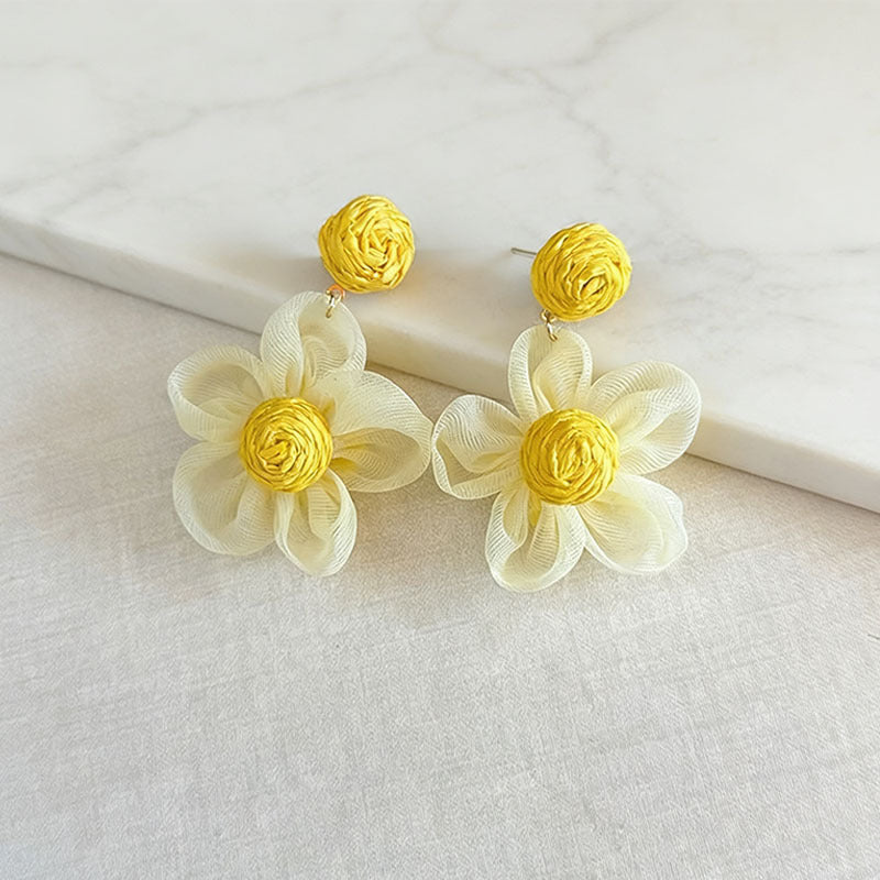 Women's Sier Needle Raffia Net Yarn Flowers For Affordable Luxury Fashion Stud Earrings