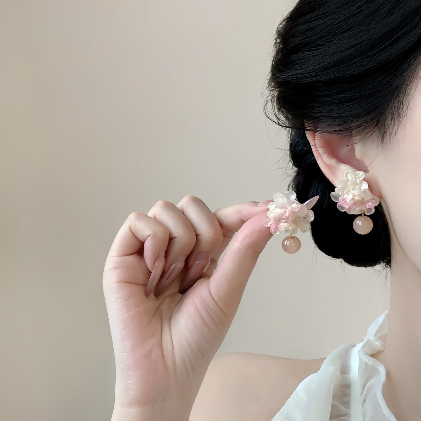 Women's Chinese Retro Blooming Flower High-grade Resin Fashion Style Earrings