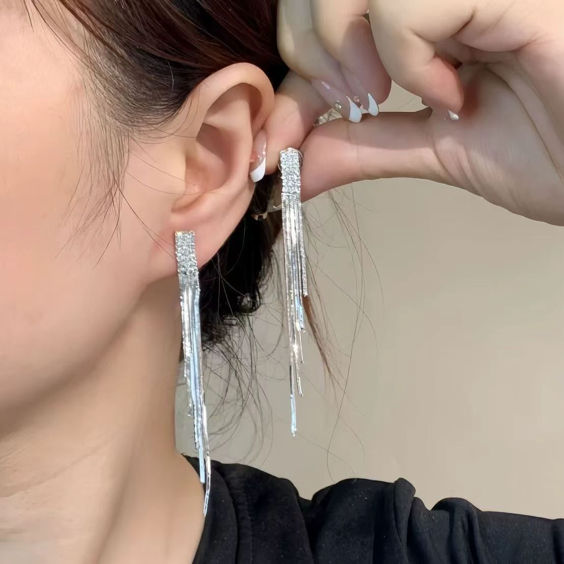 Luxury Female Long Fringe Personalized Minority Retro Earrings