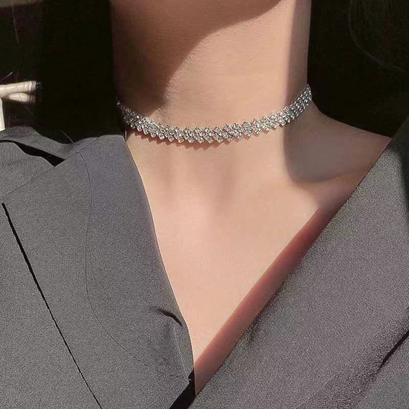 Summer Cool Butterfly Female Light Luxury Minority Flash Exquisite Clavicle Necklace