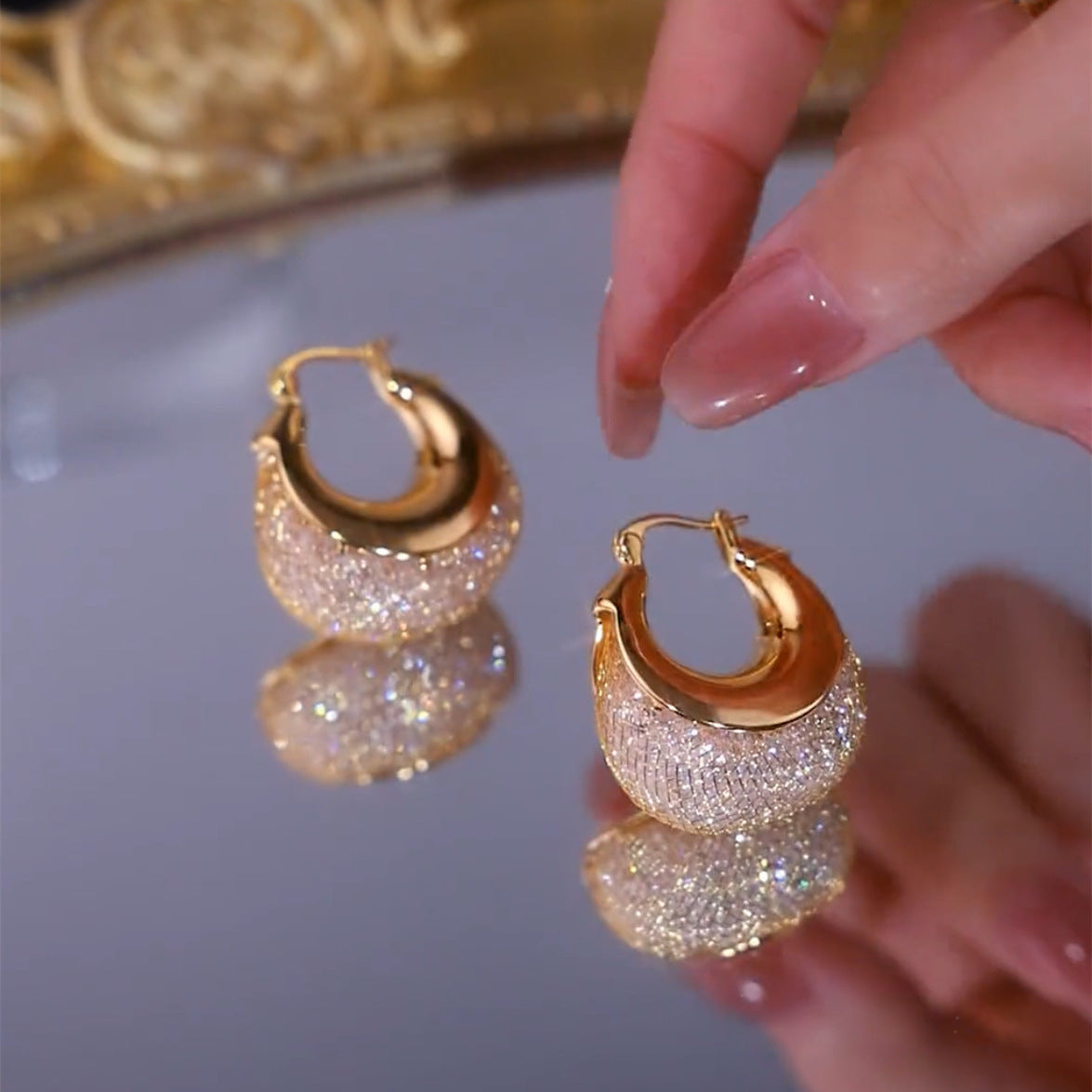 Women's Personality Mesh Zircon Hoop Elegant Fashionable Light Luxury High-grade Earrings