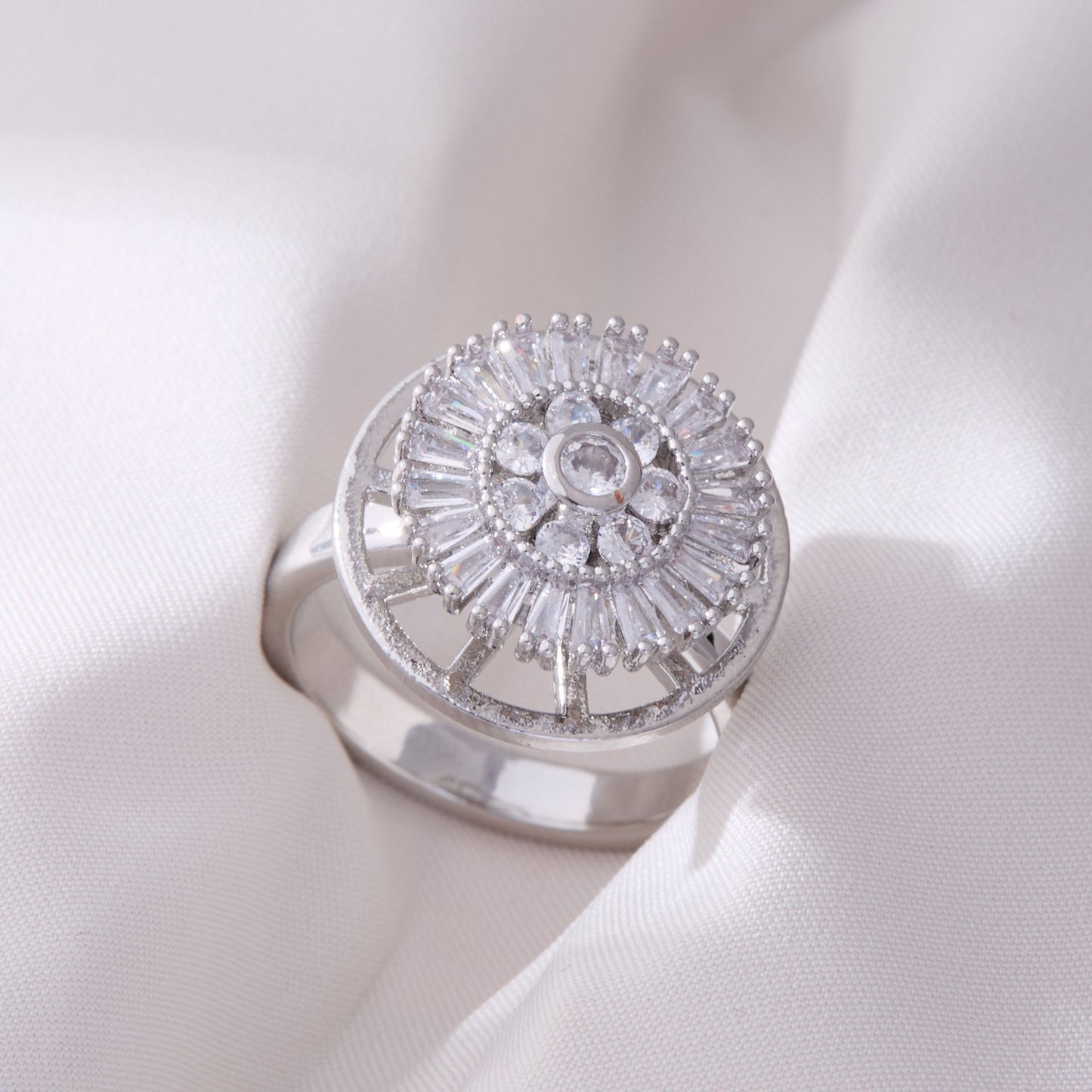 Valentine's Day Gift Flower Zircon Rotatable Ring
