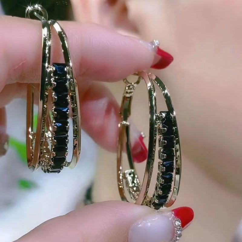 Trendy Beautiful Circle Design Light Luxury Rings