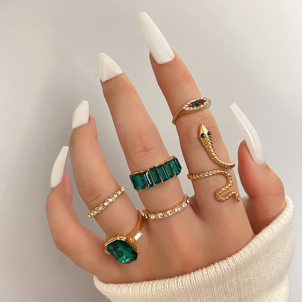 Inlaid Green Rhinestone Retro Snake Alloy Rings