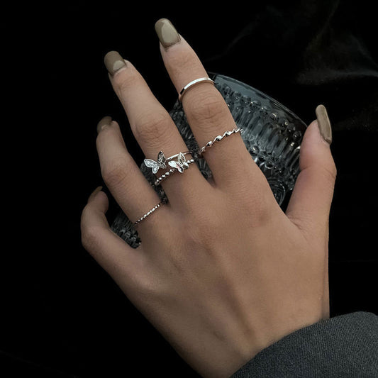 Twisted Female Light Luxury Minority Design Fashion Ring
