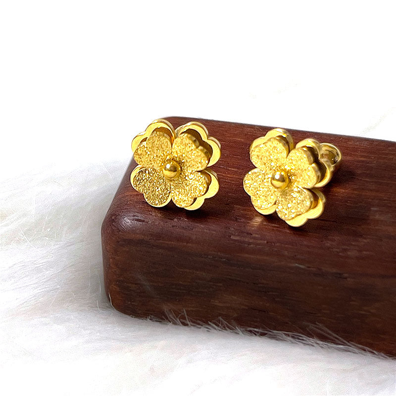 Frosted Clover Refreshing Stylish Fine Threaded Rods Stud Earrings