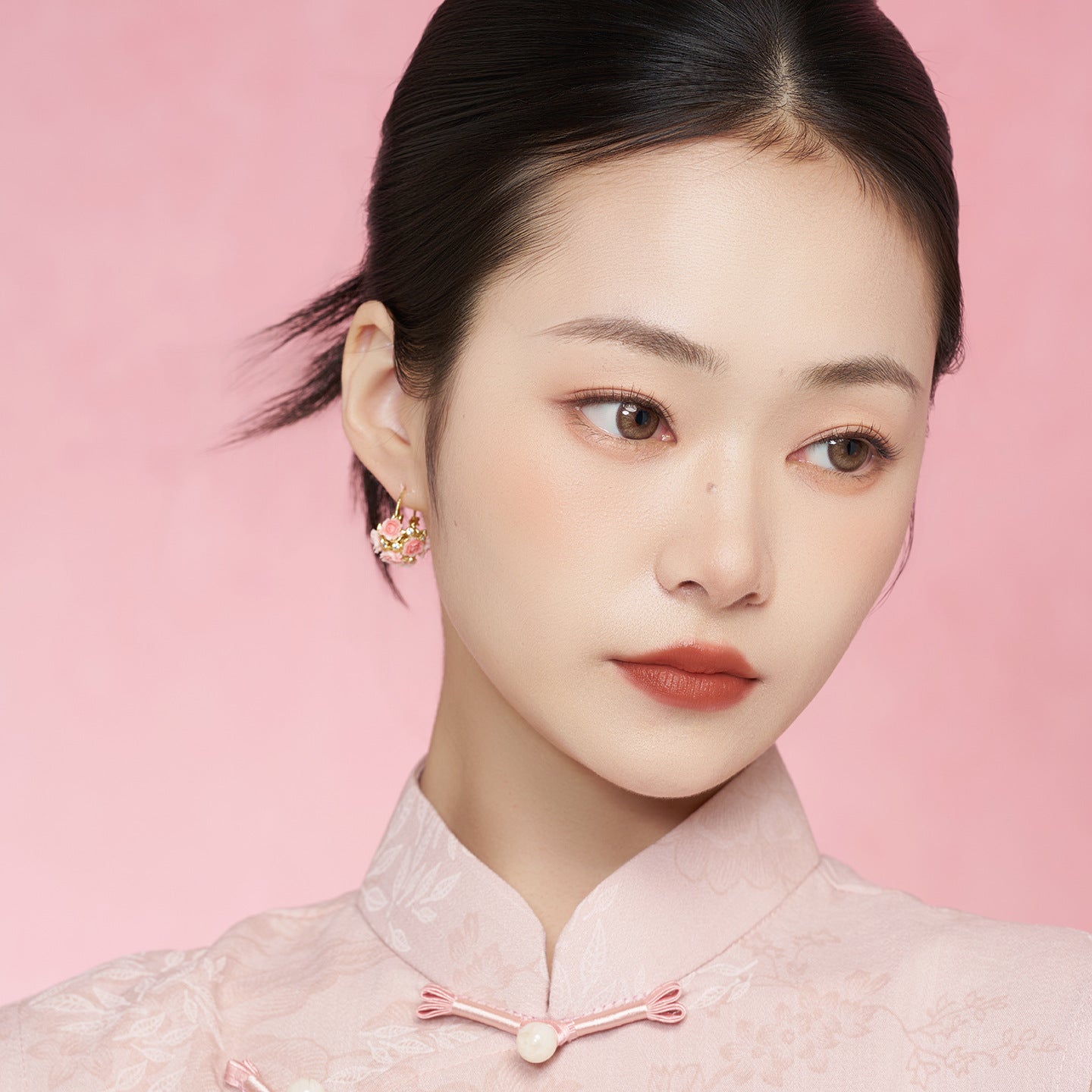 Women's Pink Flower Zircon Unique High-grade Light Luxury Design Refined Ear Buckle