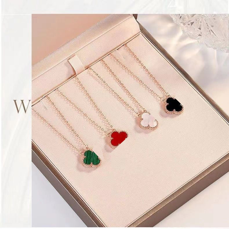 Version V Gold Clover Female Fashion Light Luxury Necklaces