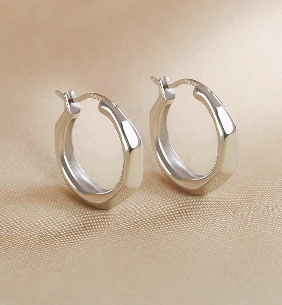 Mirror Light Ear Irregular Luxury Minority Earrings