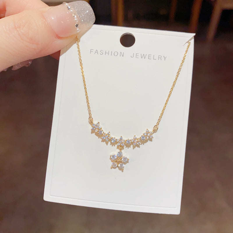 Women's Korean Exquisite Diamond Design High-grade Clavicle Necklaces