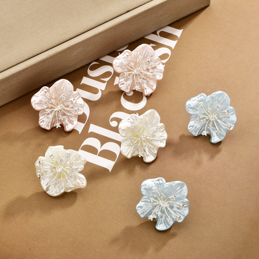 Women's Inlaid Zirconium Elegant Fresh Sweet Princess Style Fashion Peach Stud Earrings