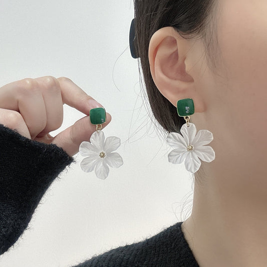 Women's Acrylic Flower Niche Design Trendy High-grade Sweet Mori Ear Earrings