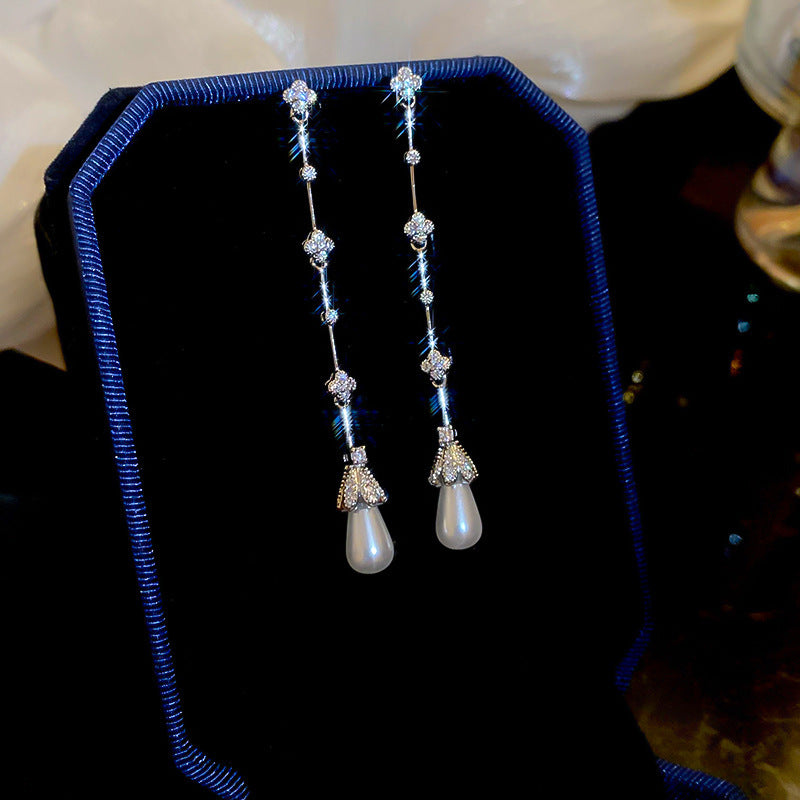 Korean Style White Zircon High-grade Simple Personalized Design Sense Earrings