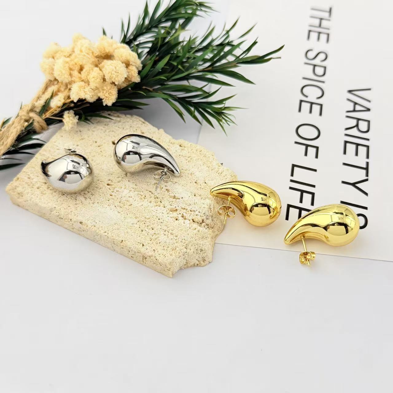 Women's Steel Hollow Affordable Luxury Style Water Drop Glossy Titanium No Rings