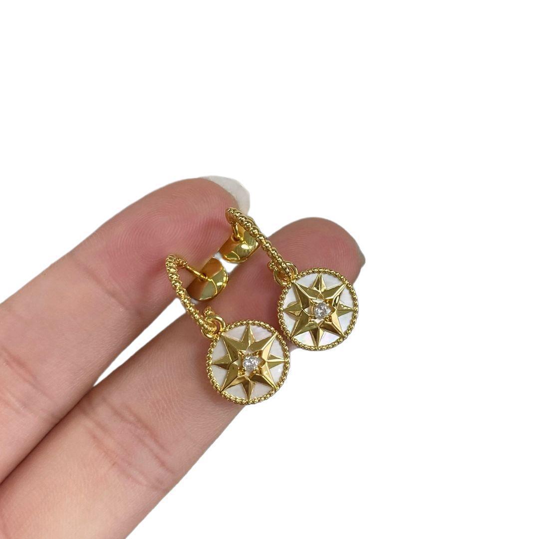 Star Female Clavicle Chain White Shell Necklaces