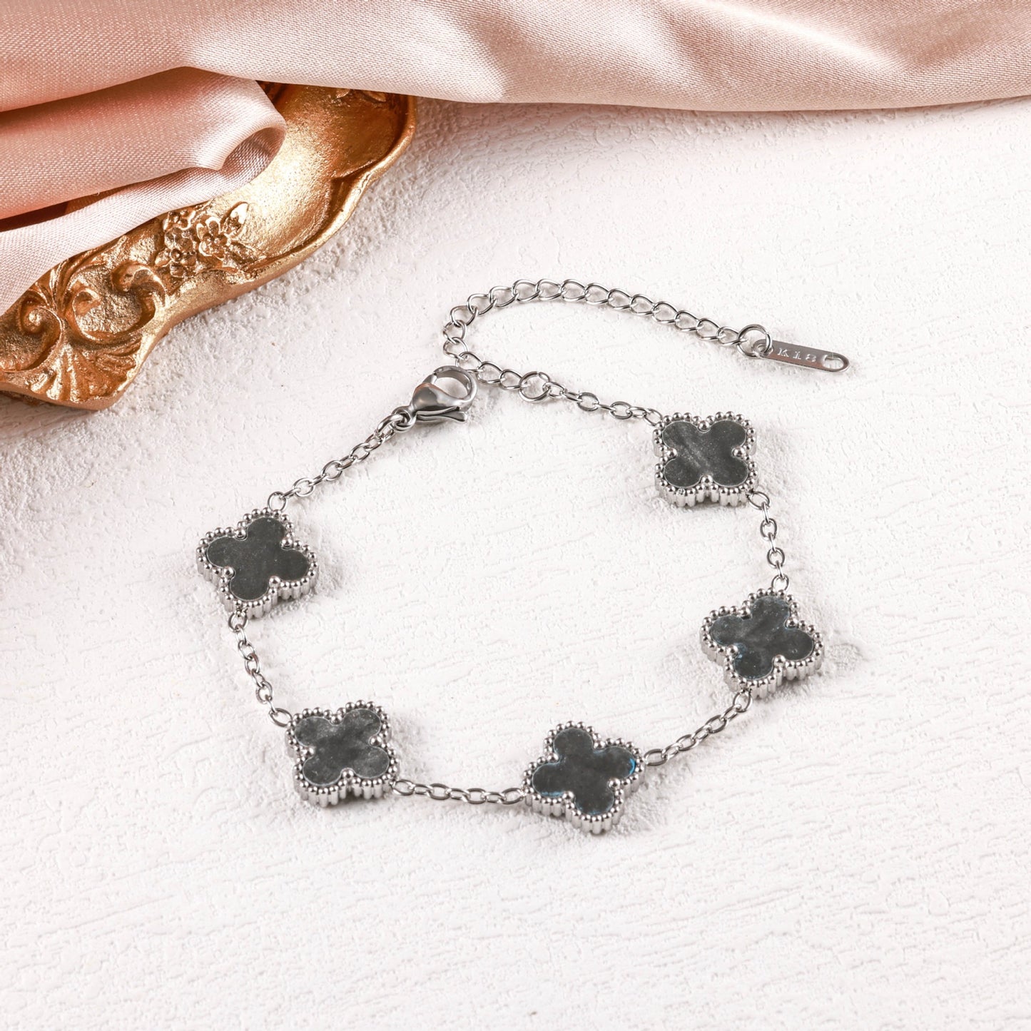Popular High-quality Titanium Steel Clover Real Fritillary Bracelet