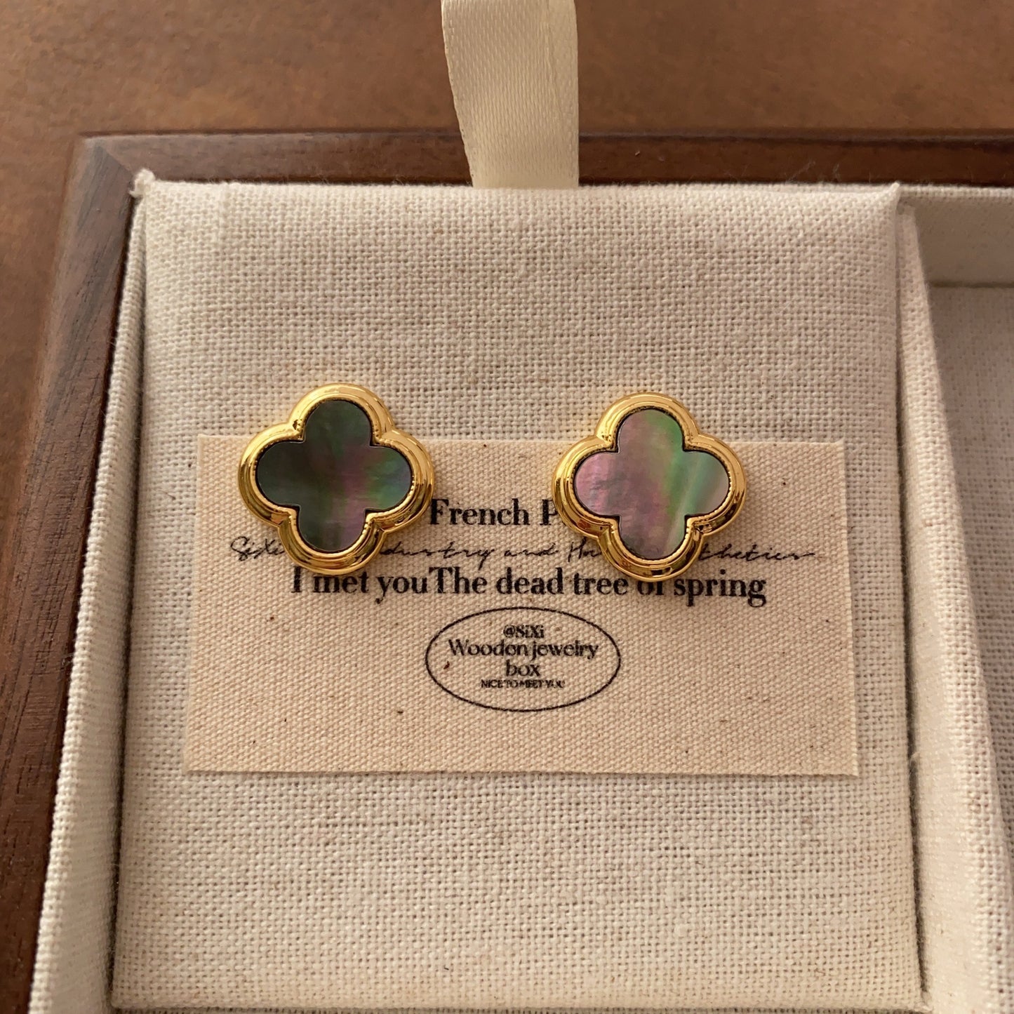 Women's Retro Affordable Luxury Fritillary Shell Light Lucky Romantic Fashion Stud Earrings