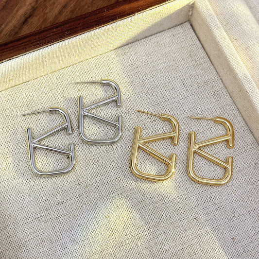 Niche Design Elegant Alphabet Letter Light Earrings