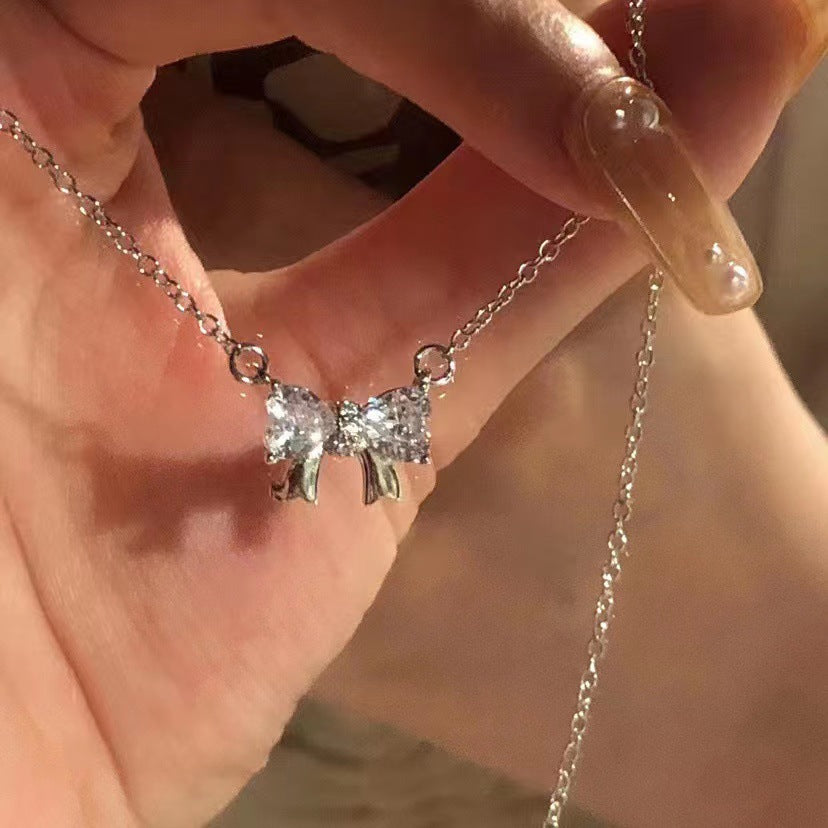 Zircon Female Sweet Niche Heart Gentle Light Luxury Simple Advanced Necklaces