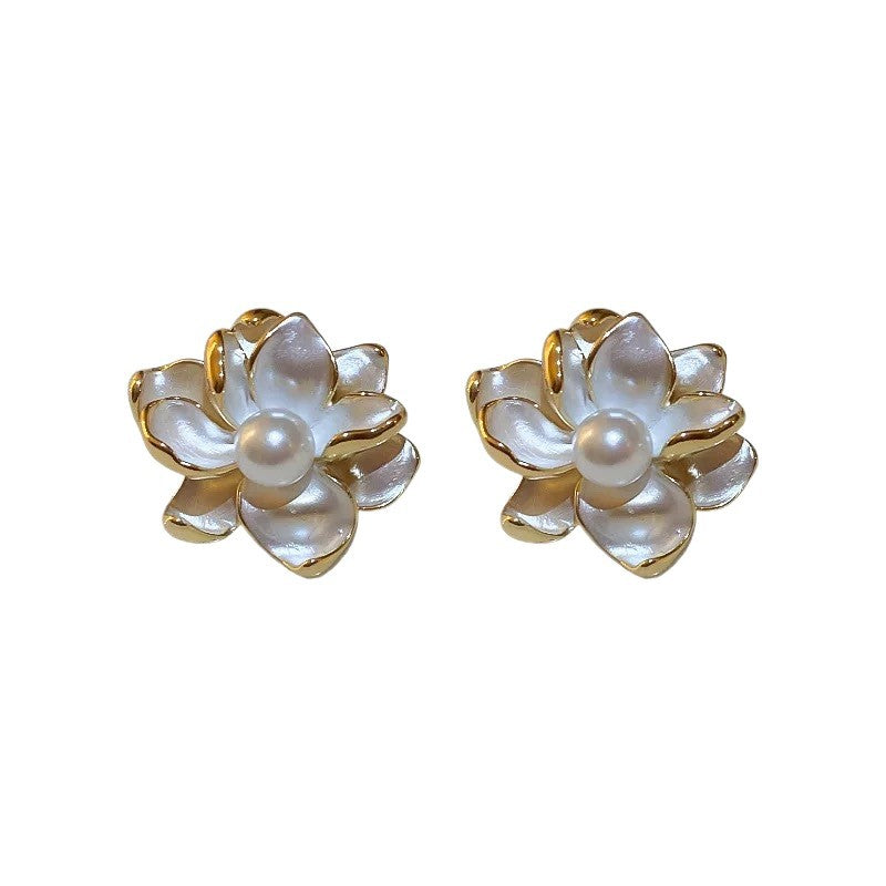 Women's Pearl Fresh Flower Fashion Elegant Wild Light Luxury Earrings