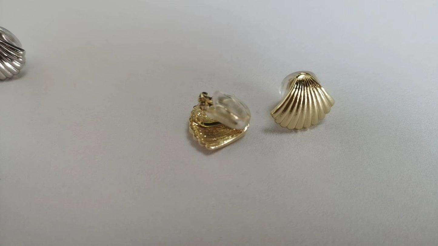 Women's Metal Fan-shaped Shell-shaped High-grade Cold Wind Sier Stud Earrings