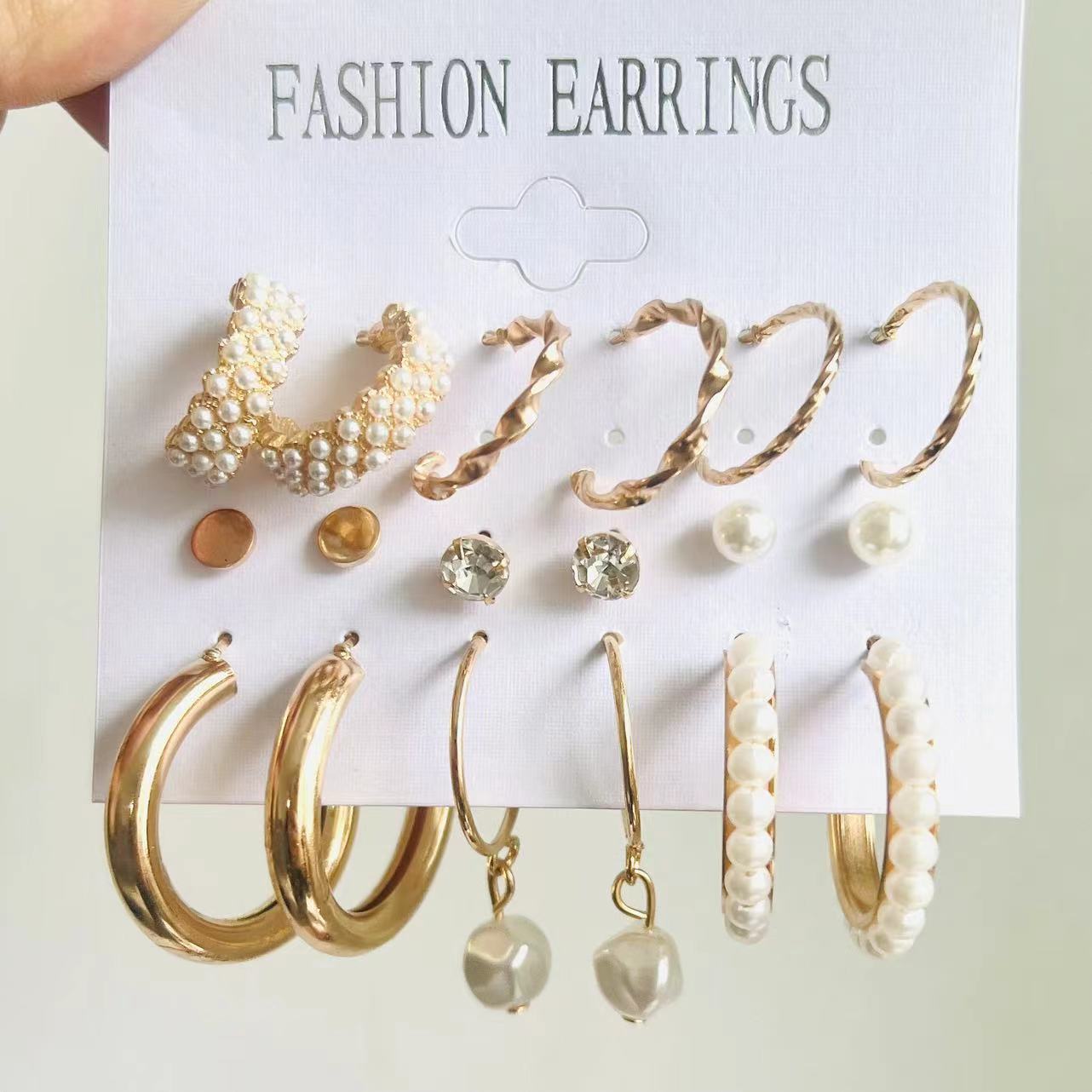 Women's Inlaid Pearl Creative French Retro Gold Ear Stud Earrings