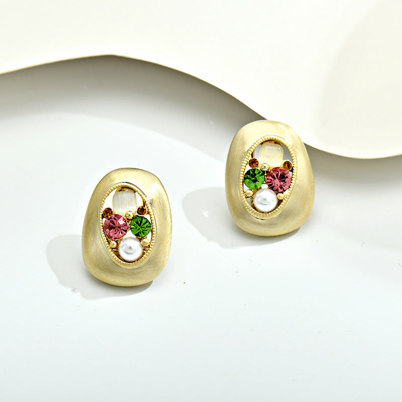 Women's Pearl Delicate Oval Fashion Design High-grade Light Stud Earrings