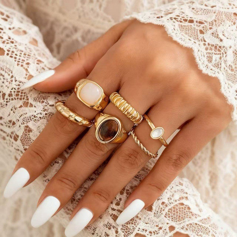 Hand Vintage Metal Geometry Irregular Diamond Ring