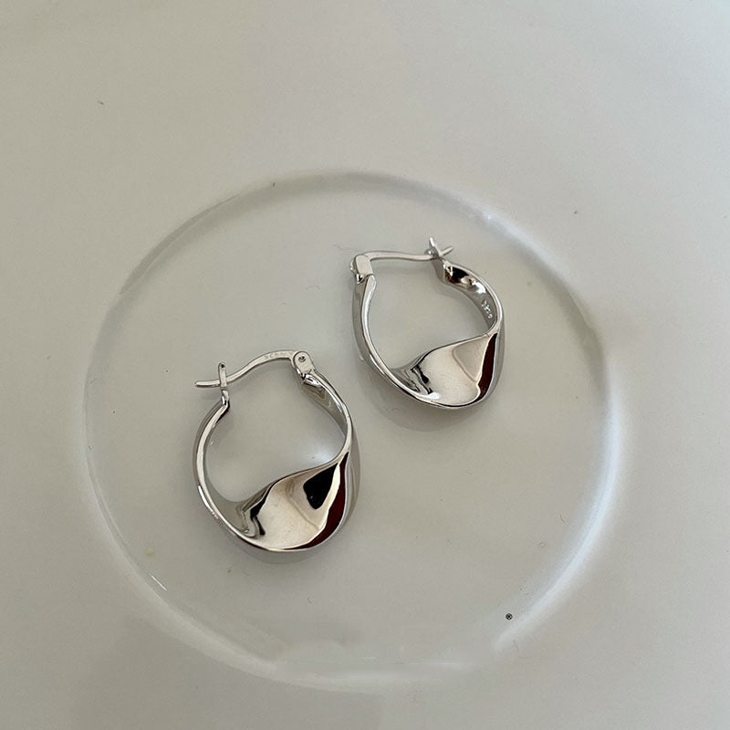 Women's Fashion High Sense Metal Glossy Surface Bracelets