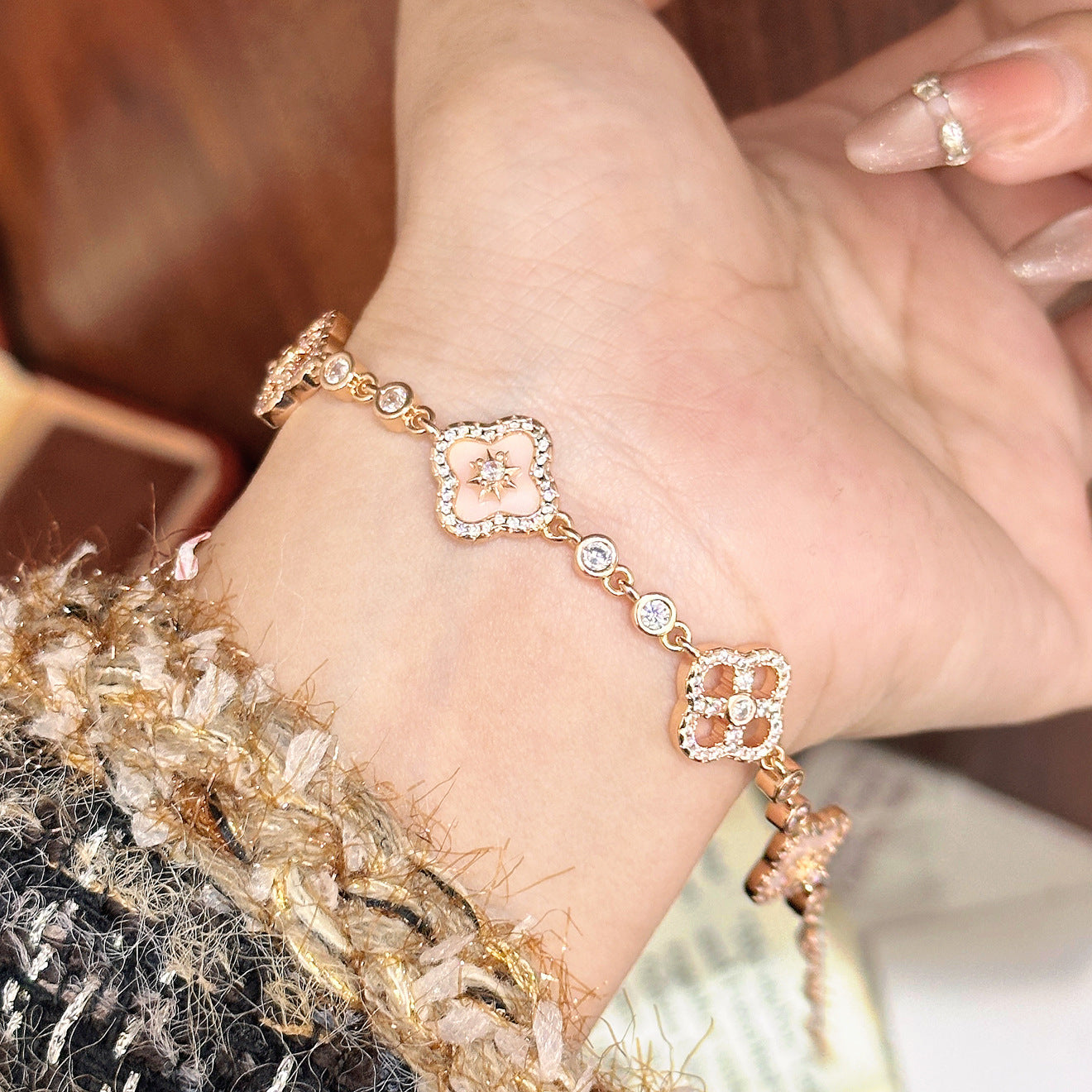 Luxury High Sense Female Birthday Present Niche Exquisite Versatile Summer Bracelet