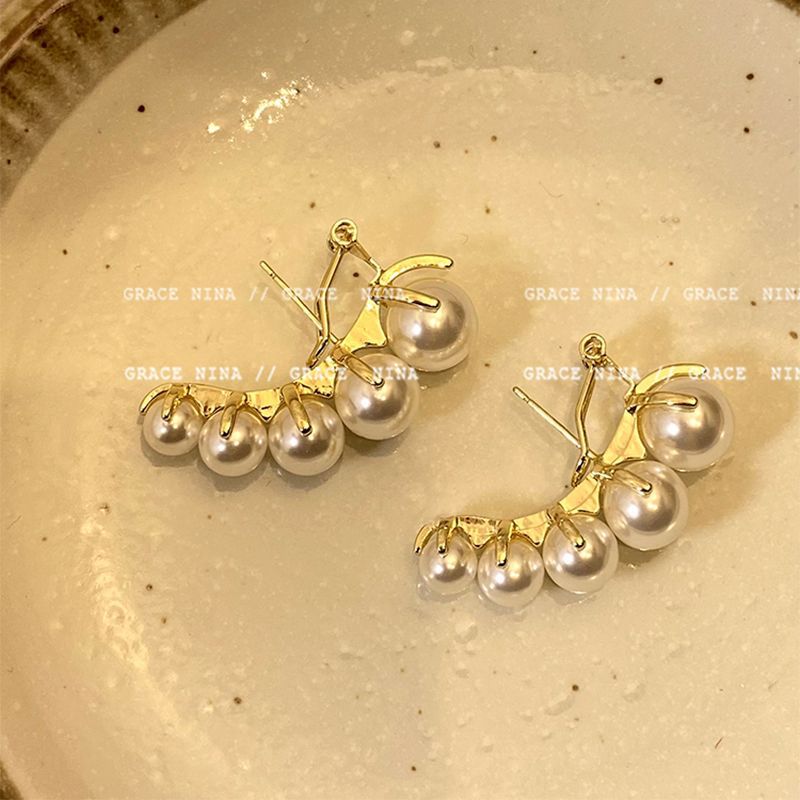 Women's Sister-in-law High-grade Design Pearl Trendy Unique Stud Earrings