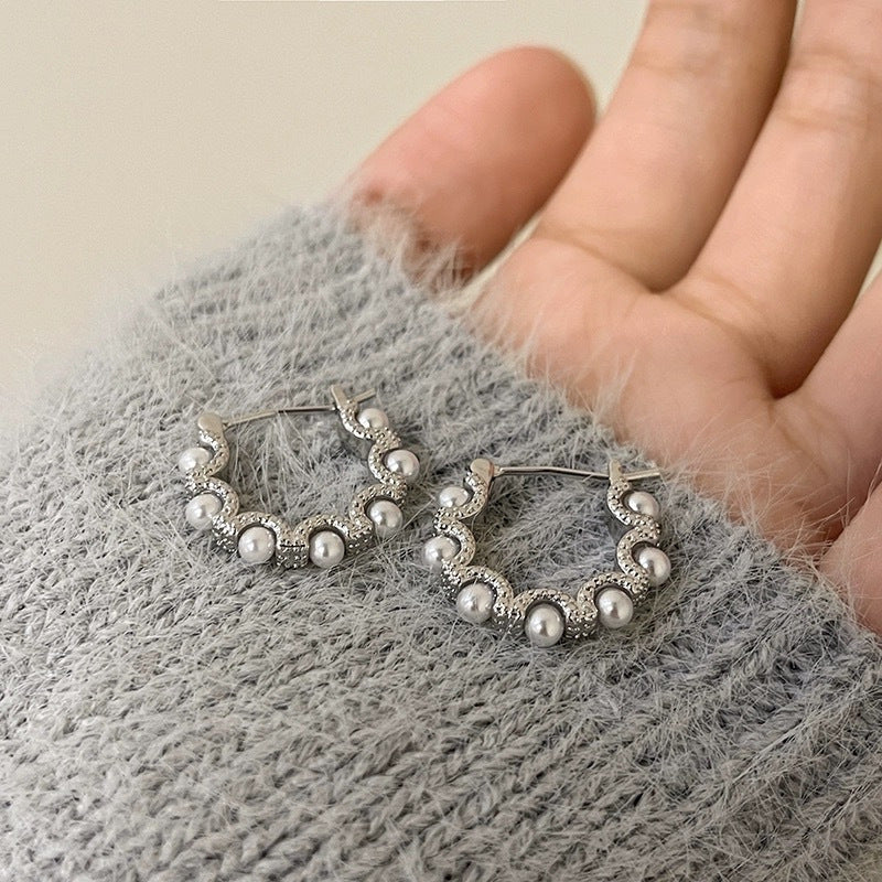 Circle Pearl Design Light Luxury High-grade Female Personality Earrings