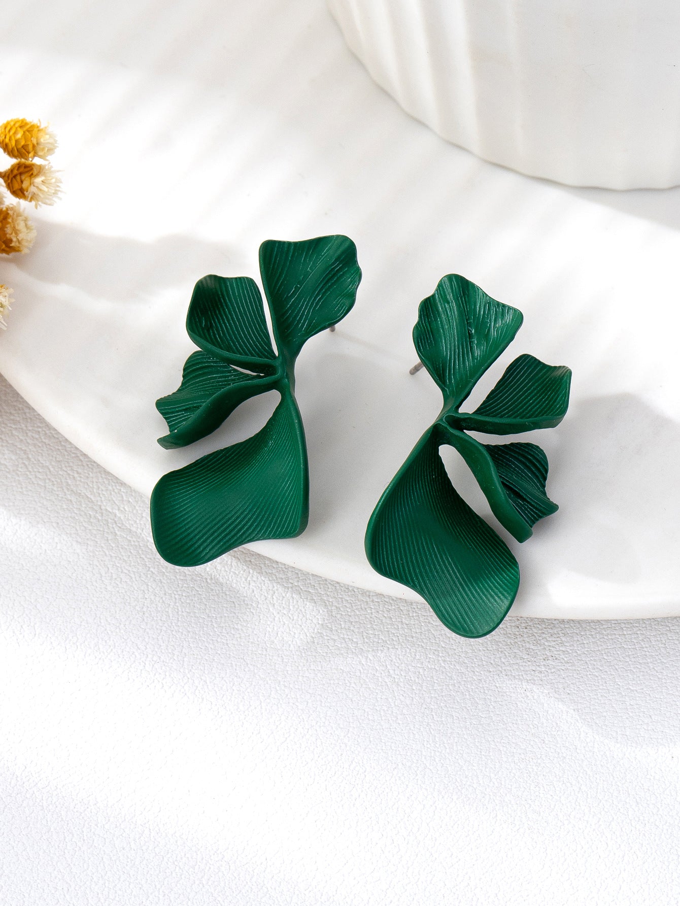Women's Petal Pearl Mori Style Niche Design Stud Earrings