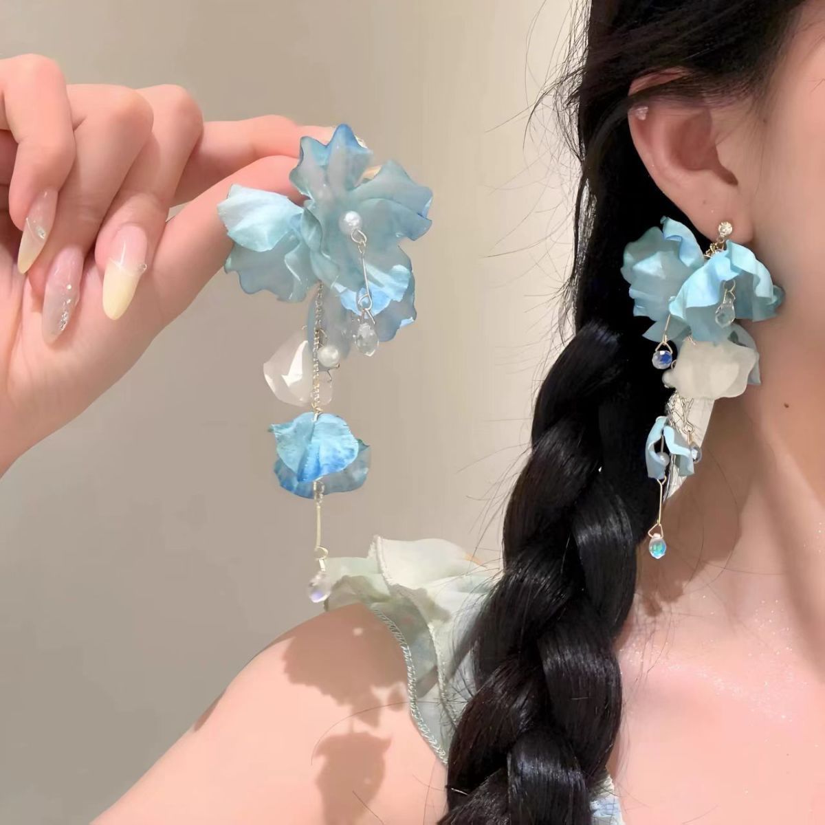 Petal Flower Vacation Tassel Ear Design Clip Advanced High-key Dignified Earrings