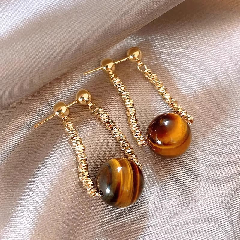 Women's Retro Coffee Color Style Light Luxury Temperament High Sense Stud Earrings