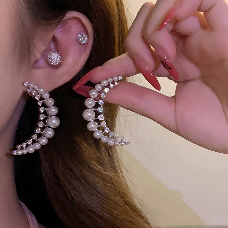 Moon Pearl Light Luxury Design Tassel Earrings