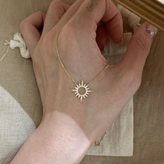 Women's Sier Sunflower Full Diamond Hollow Four Stars Fashion Retro Summer Necklace