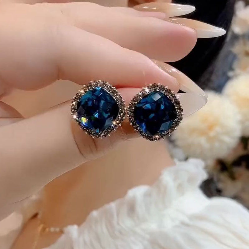 Women's Crystal Alloy Trendy Design High-grade Light Rings