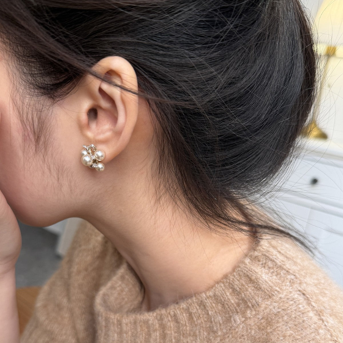Design Gentle Mocha Mousse Pearl Grape Tassel Unique Earrings