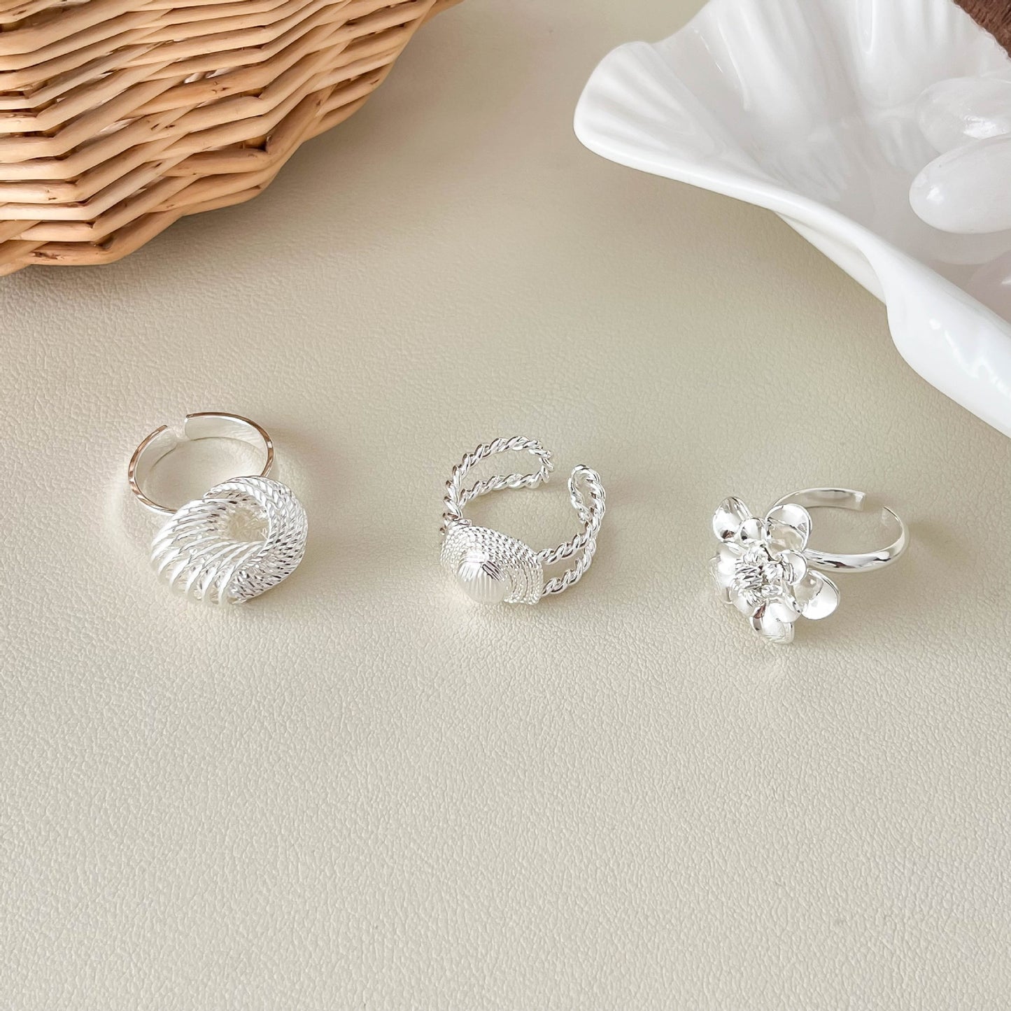 Wind Cold Irregular Geometric Flower Light Luxury High Sense Ring