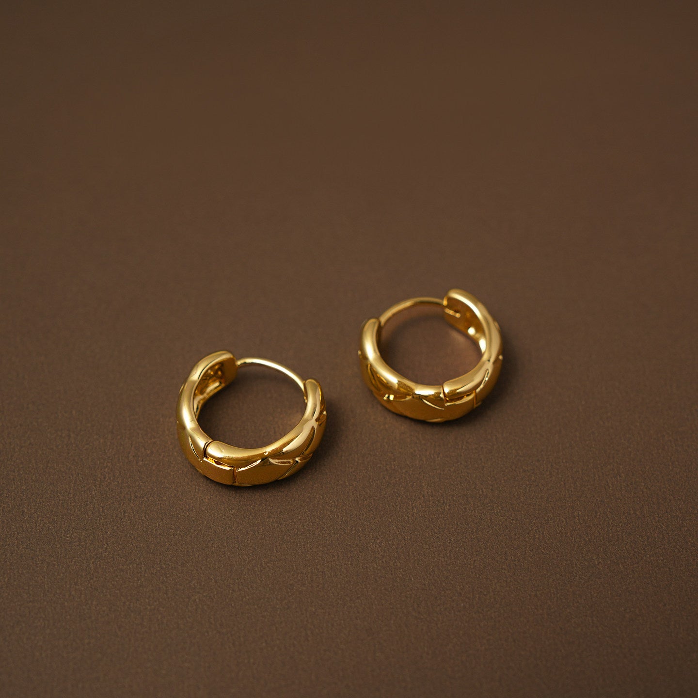 Women's Diamond Plaid Small Circle Light Luxury High-grade Temperament Ear Clip Earrings