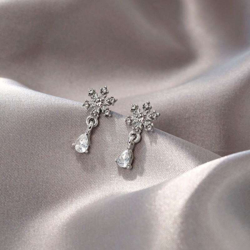Women's Needle High-grade Super Flash Zircon Light Luxury Refined Grace Earrings