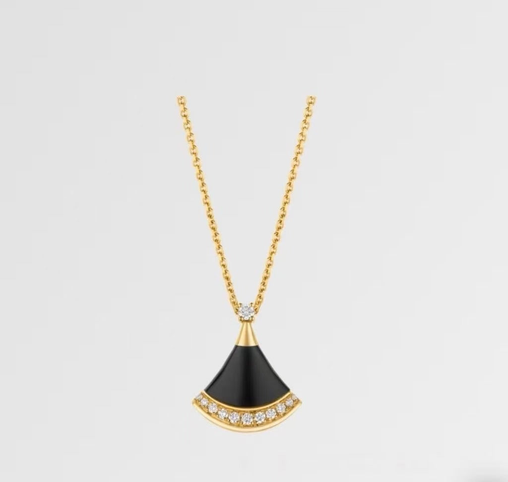 Version Fan-shaped Fritillary Female Rose Gold Necklaces